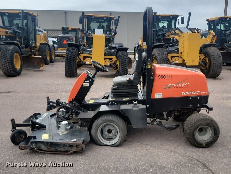 image for item LQ9117 Jacobsen Turfcat 628D  lawn mower