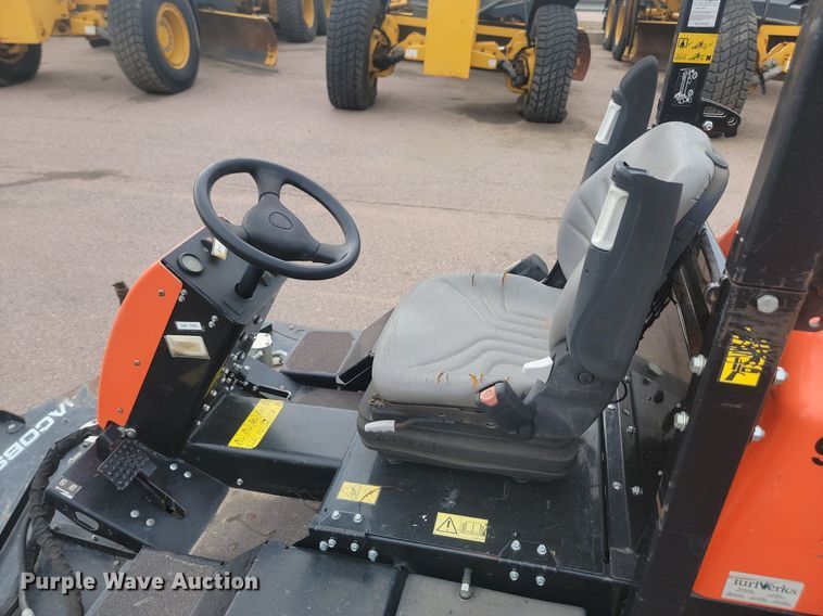 image for item LQ9117 Jacobsen Turfcat 628D  lawn mower