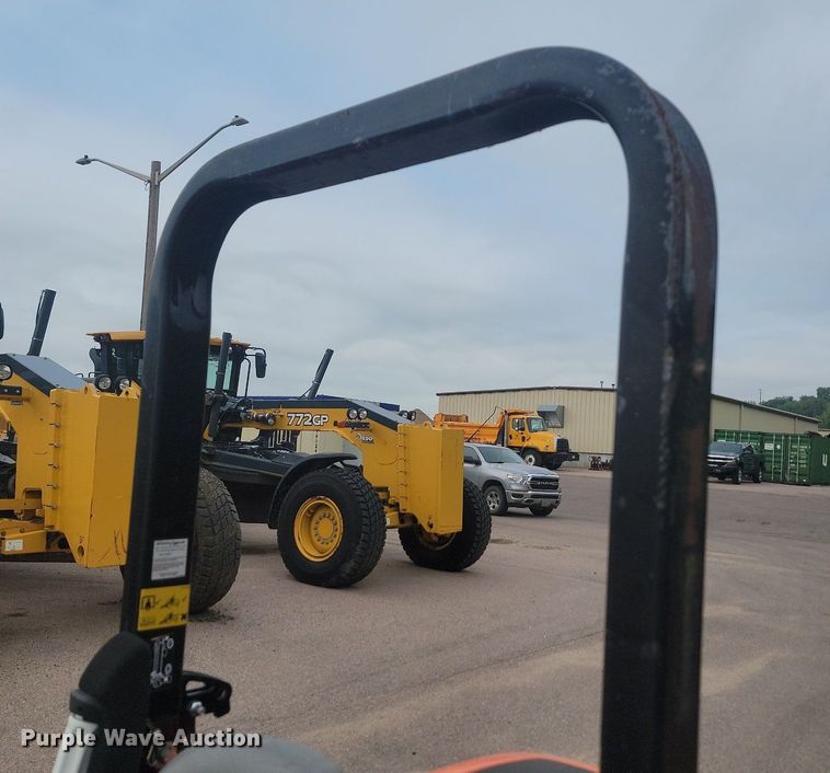 image for item LQ9117 Jacobsen Turfcat 628D  lawn mower