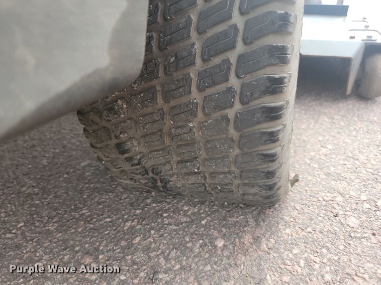 image for item LQ9117 Jacobsen Turfcat 628D  lawn mower