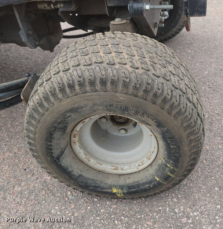 image for item LQ9117 Jacobsen Turfcat 628D  lawn mower