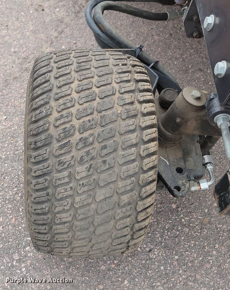 image for item LQ9117 Jacobsen Turfcat 628D  lawn mower