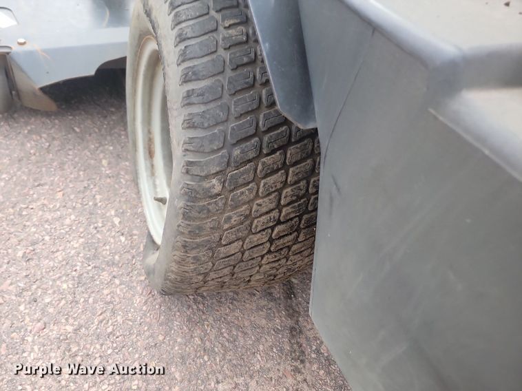 image for item LQ9117 Jacobsen Turfcat 628D  lawn mower