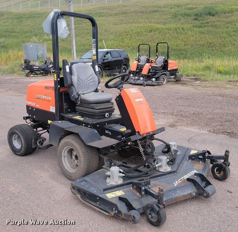 image for item LQ9118 Jacobsen Turfcat 628D  lawn mower