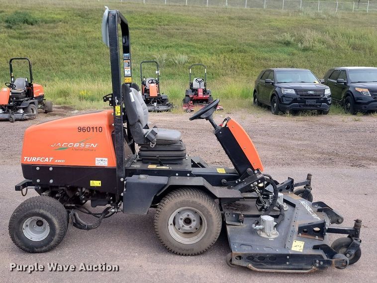 image for item LQ9118 Jacobsen Turfcat 628D  lawn mower