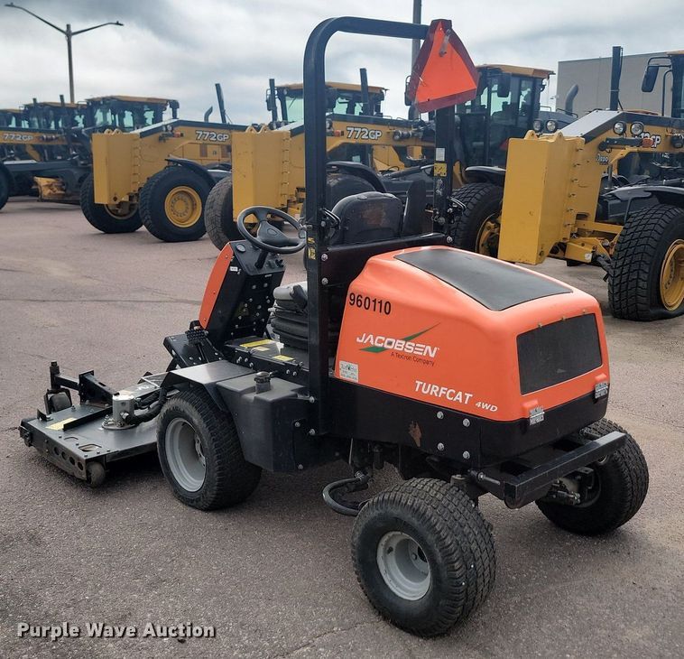 image for item LQ9118 Jacobsen Turfcat 628D  lawn mower