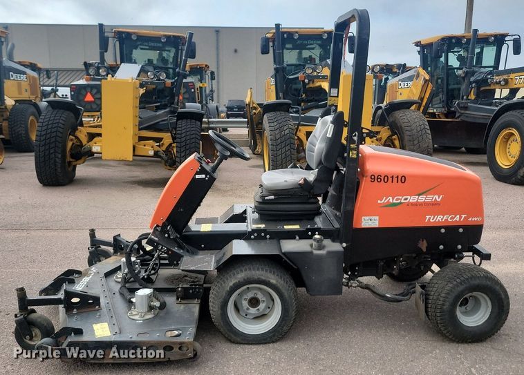 image for item LQ9118 Jacobsen Turfcat 628D  lawn mower