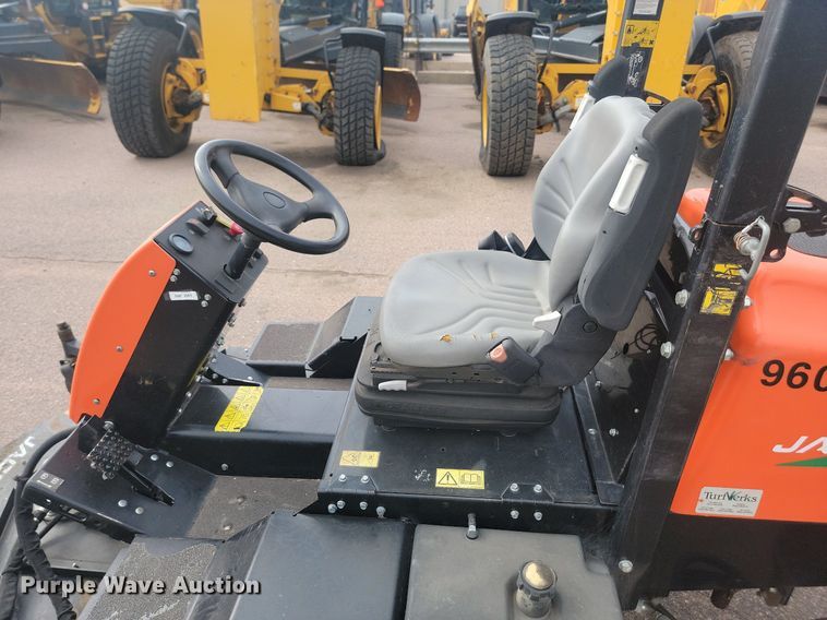 image for item LQ9118 Jacobsen Turfcat 628D  lawn mower