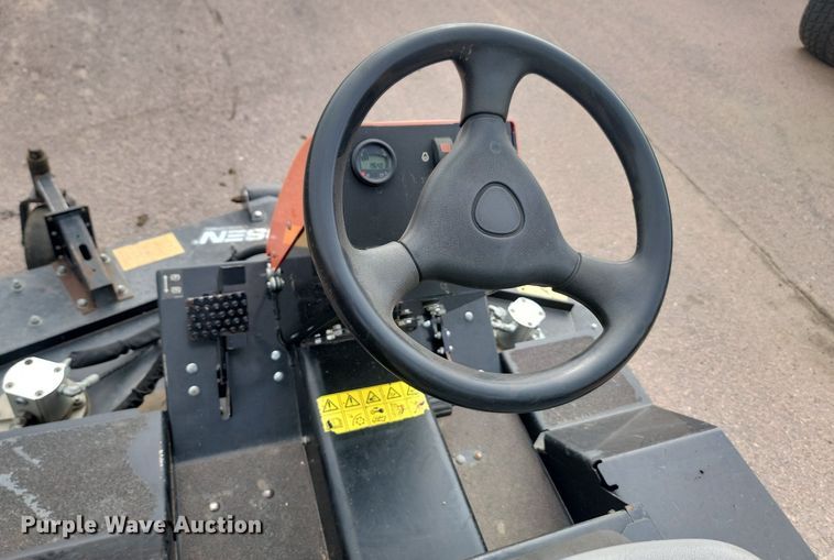 image for item LQ9118 Jacobsen Turfcat 628D  lawn mower