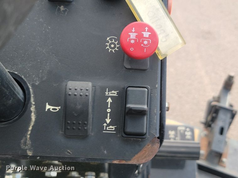 image for item LQ9118 Jacobsen Turfcat 628D  lawn mower