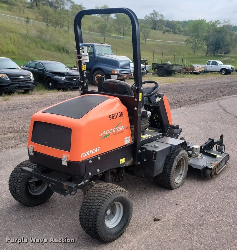 image for item LQ9119 Jacobsen Turfcat 628D  lawn mower