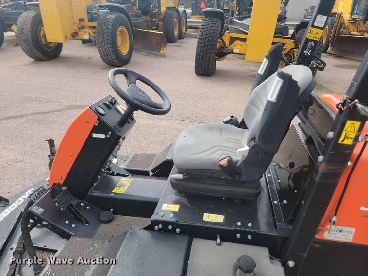 image for item LQ9119 Jacobsen Turfcat 628D  lawn mower