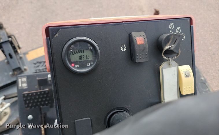 image for item LQ9119 Jacobsen Turfcat 628D  lawn mower