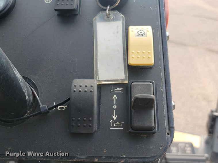 image for item LQ9119 Jacobsen Turfcat 628D  lawn mower