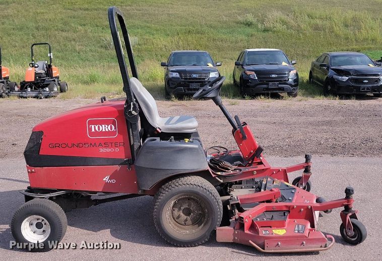 image for item LQ9120 Toro Groundsmaster 3280D  lawn mower