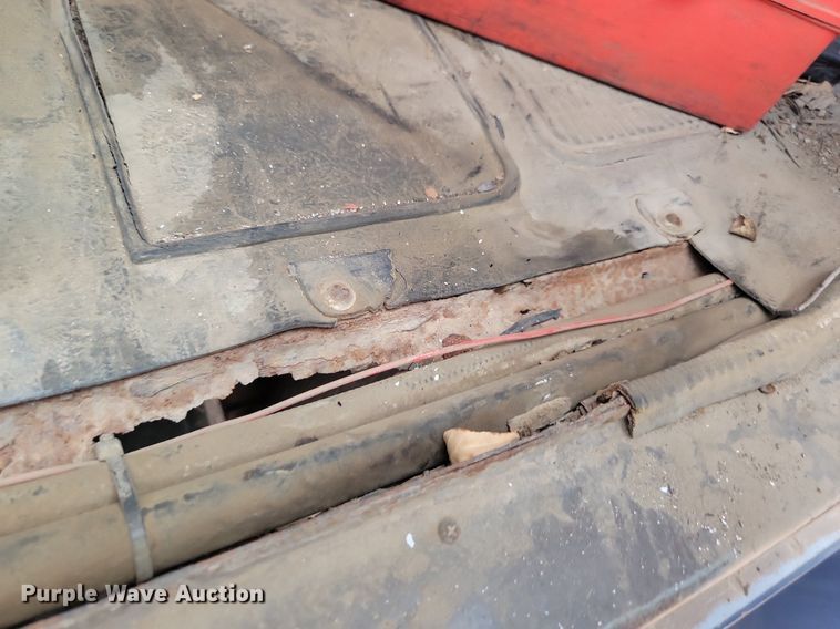 image for item LQ9124 1993 International 8200  semi truck