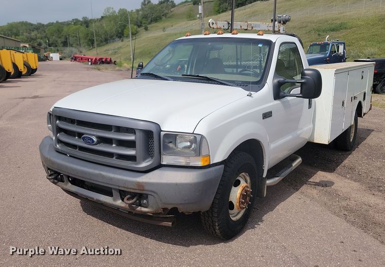 image for item LQ9125 2003 Ford F350 Super Duty  utility bed pickup truck