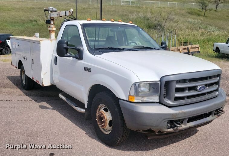 image for item LQ9125 2003 Ford F350 Super Duty  utility bed pickup truck