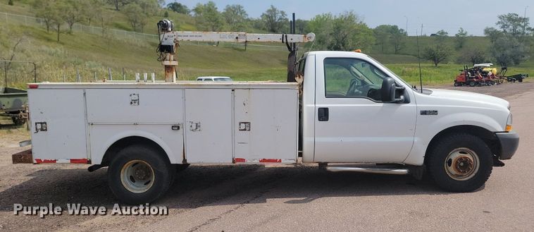 image for item LQ9125 2003 Ford F350 Super Duty  utility bed pickup truck