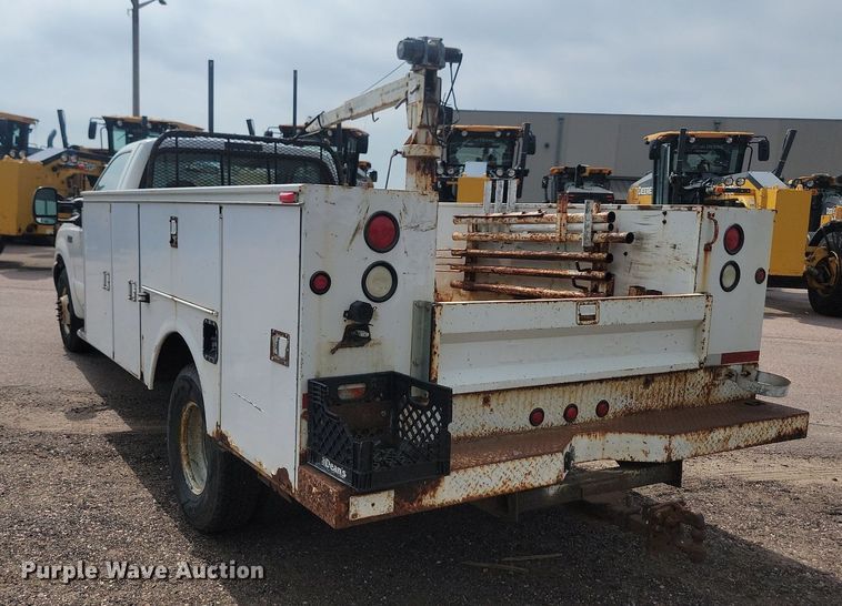 image for item LQ9125 2003 Ford F350 Super Duty  utility bed pickup truck