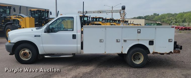 image for item LQ9125 2003 Ford F350 Super Duty  utility bed pickup truck