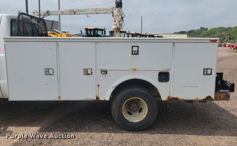 image for item LQ9125 2003 Ford F350 Super Duty  utility bed pickup truck