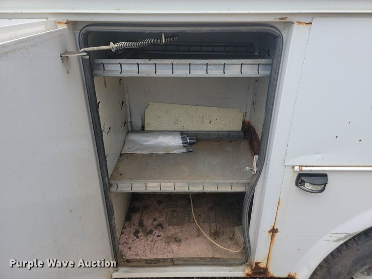 image for item LQ9125 2003 Ford F350 Super Duty  utility bed pickup truck