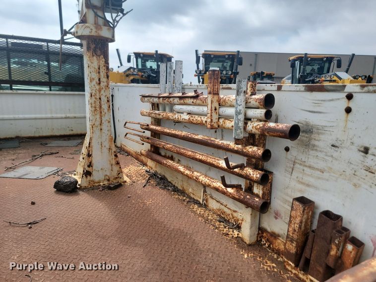 image for item LQ9125 2003 Ford F350 Super Duty  utility bed pickup truck