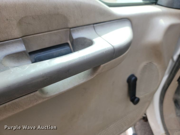 image for item LQ9125 2003 Ford F350 Super Duty  utility bed pickup truck