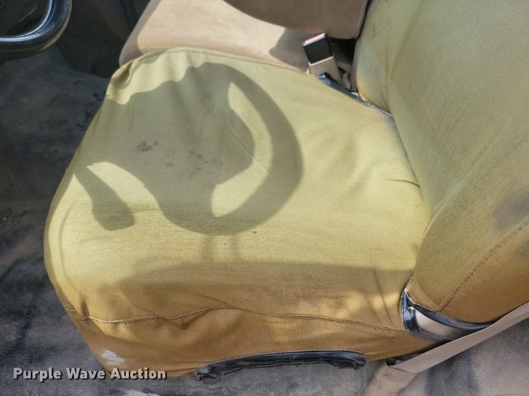 image for item LQ9125 2003 Ford F350 Super Duty  utility bed pickup truck