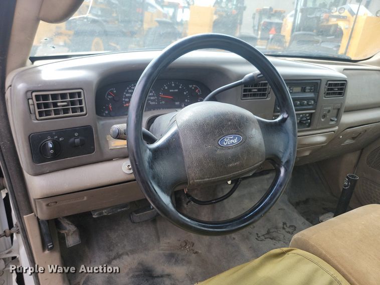 image for item LQ9125 2003 Ford F350 Super Duty  utility bed pickup truck