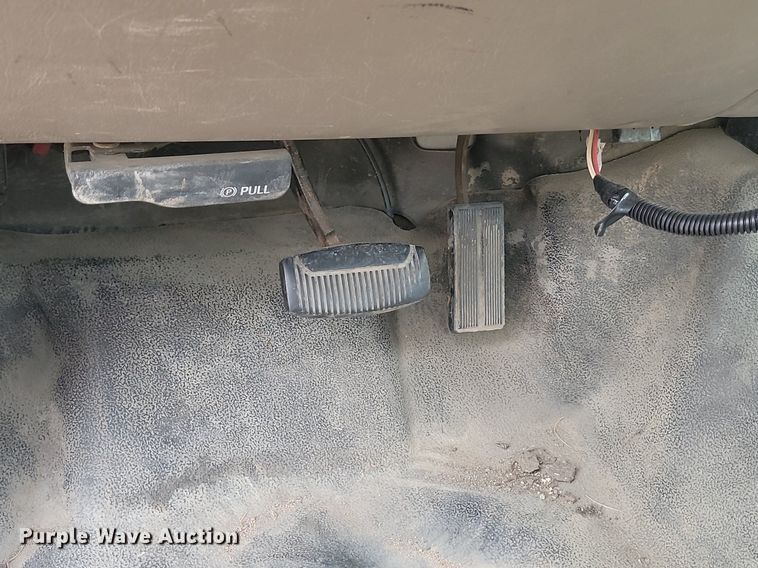 image for item LQ9125 2003 Ford F350 Super Duty  utility bed pickup truck