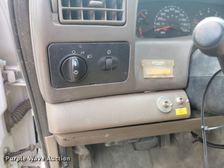 image for item LQ9125 2003 Ford F350 Super Duty  utility bed pickup truck