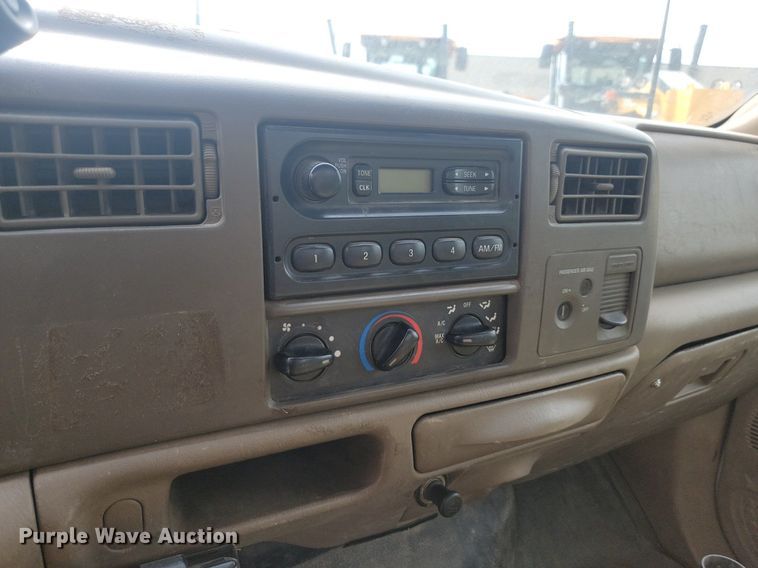 image for item LQ9125 2003 Ford F350 Super Duty  utility bed pickup truck