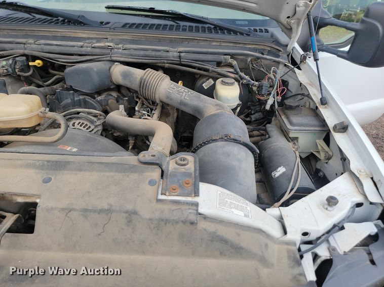 image for item LQ9125 2003 Ford F350 Super Duty  utility bed pickup truck