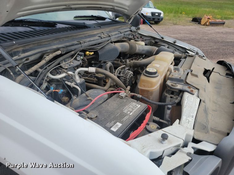 image for item LQ9125 2003 Ford F350 Super Duty  utility bed pickup truck