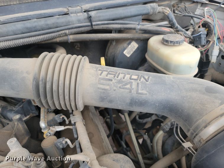 image for item LQ9125 2003 Ford F350 Super Duty  utility bed pickup truck