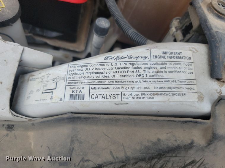 image for item LQ9125 2003 Ford F350 Super Duty  utility bed pickup truck