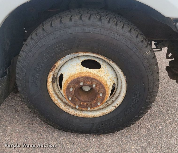 image for item LQ9125 2003 Ford F350 Super Duty  utility bed pickup truck