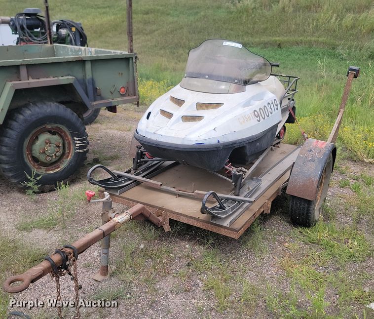 image for item LQ9127 2001 Polaris 500  snowmobile