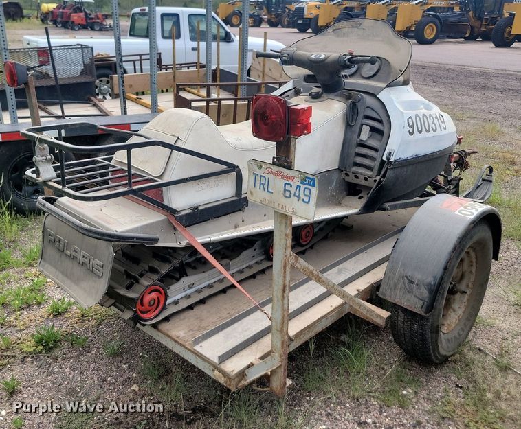 image for item LQ9127 2001 Polaris 500  snowmobile