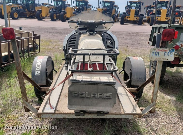 image for item LQ9127 2001 Polaris 500  snowmobile