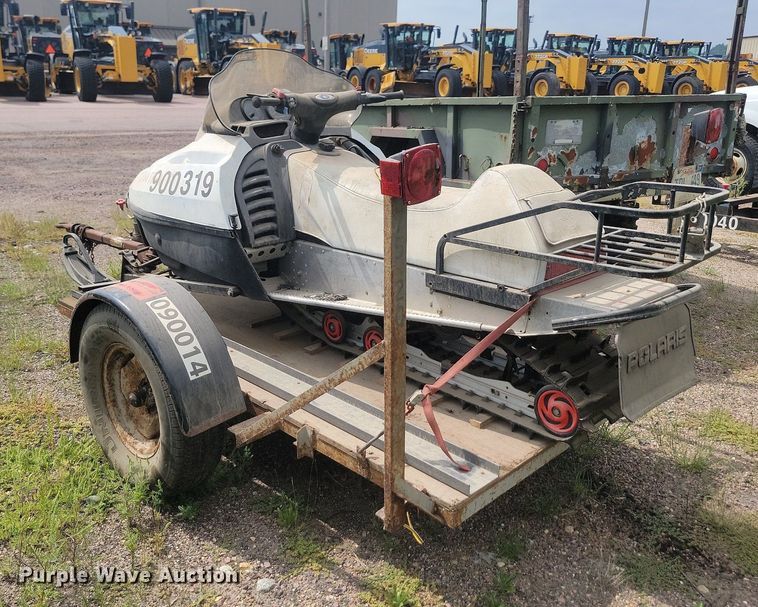 image for item LQ9127 2001 Polaris 500  snowmobile