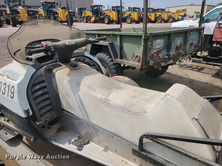 image for item LQ9127 2001 Polaris 500  snowmobile