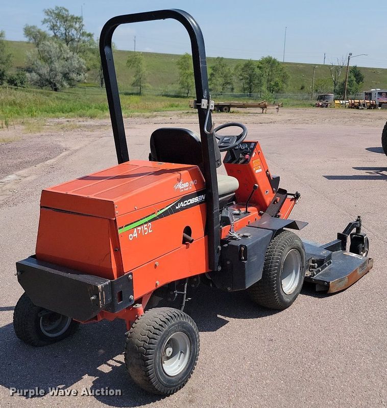 image for item LQ9128 2006 Jacobsen Turfcat 628D  lawn mower