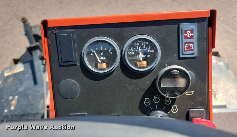 image for item LQ9128 2006 Jacobsen Turfcat 628D  lawn mower