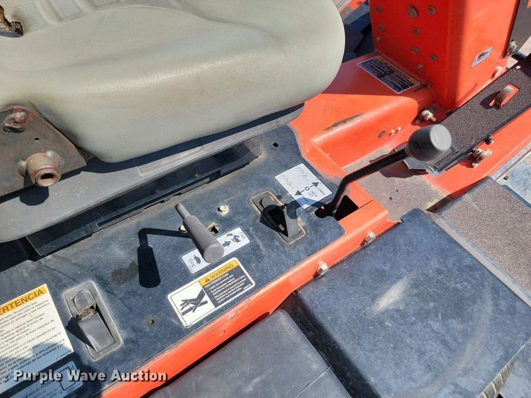 image for item LQ9128 2006 Jacobsen Turfcat 628D  lawn mower