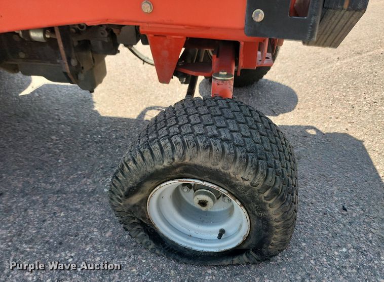 image for item LQ9128 2006 Jacobsen Turfcat 628D  lawn mower