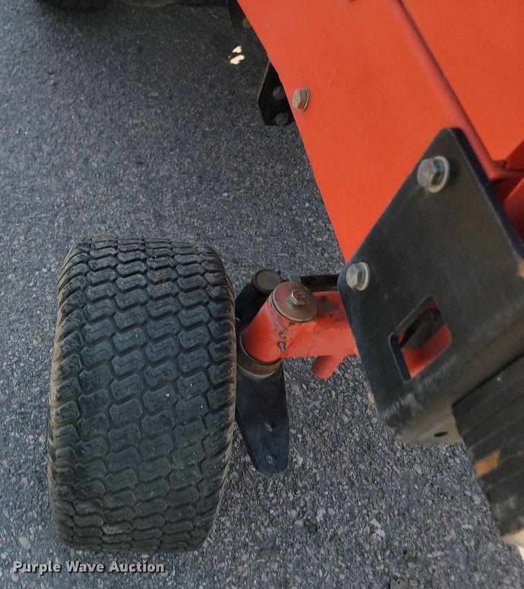 image for item LQ9128 2006 Jacobsen Turfcat 628D  lawn mower