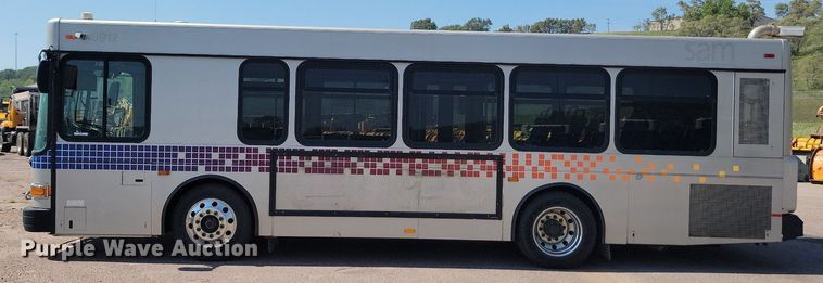 image for item LQ9131 2009 Gillig  shuttle bus